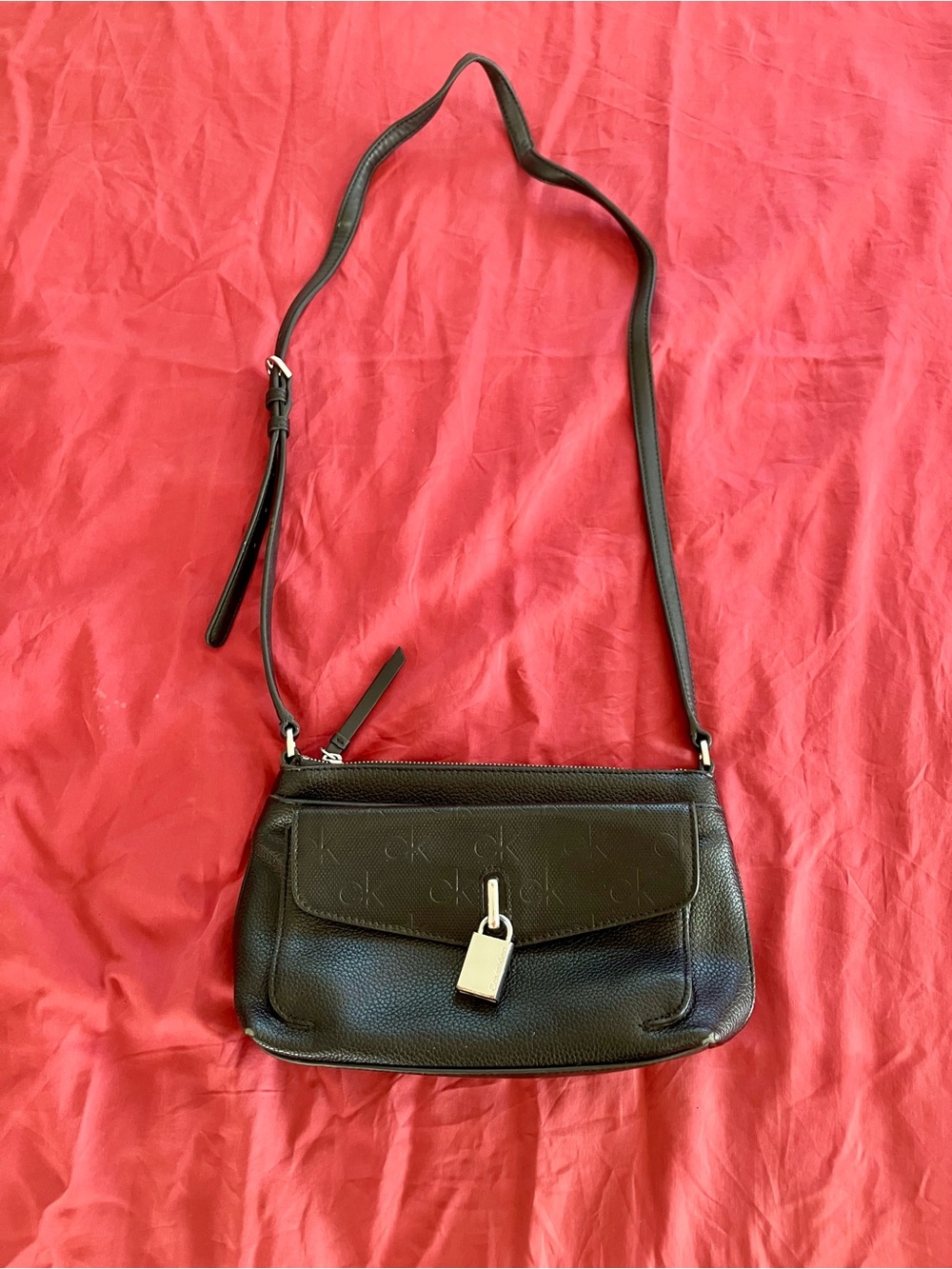 Calvin Klein Crossbody Purse; Measurements & Flaws in Pics; Missing Key for Lock